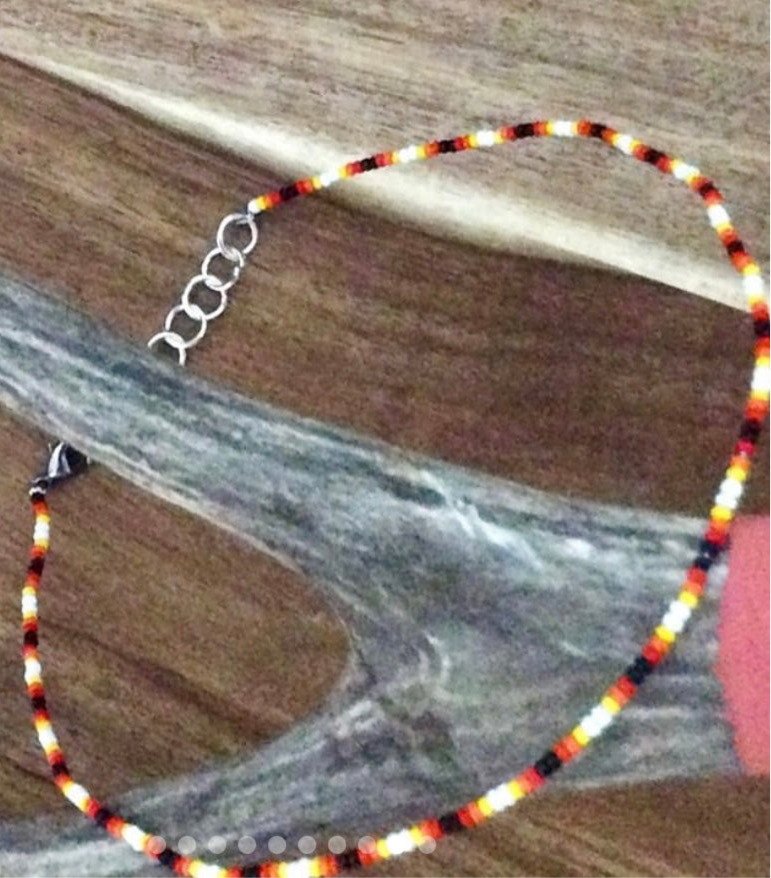 SUNDOWNS AND TOUCHDOWNS BASIC CHOKER