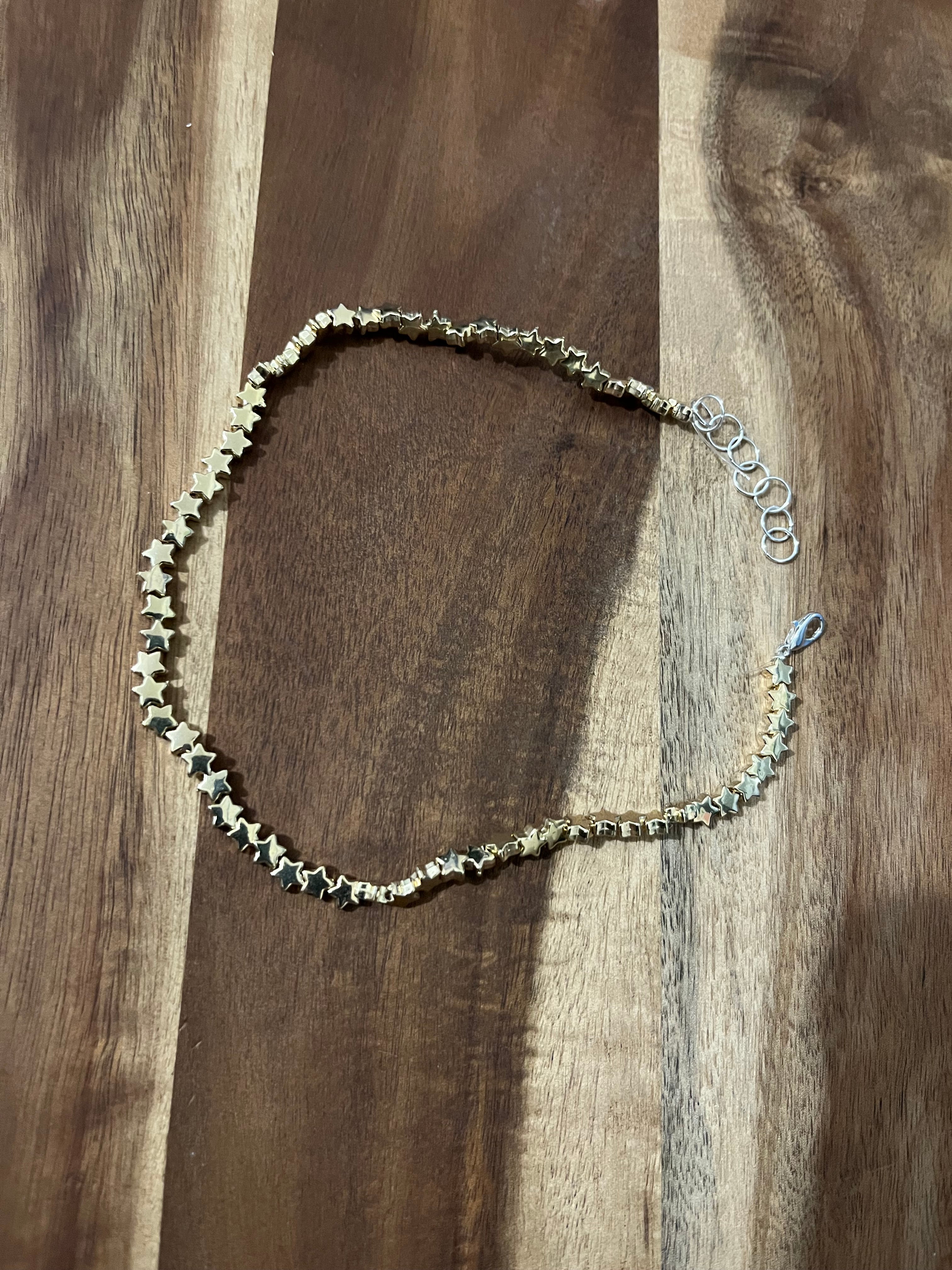 GOLD STAR BEAD CHOKER